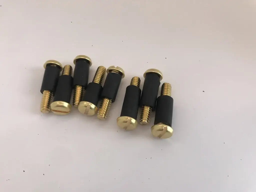 Crokinole: Metal/Rubber Adaptor Kit (8 Screws + Rubber) - Mayday Games - Accessories